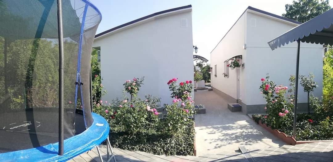 Casa INNA INNA Corbu