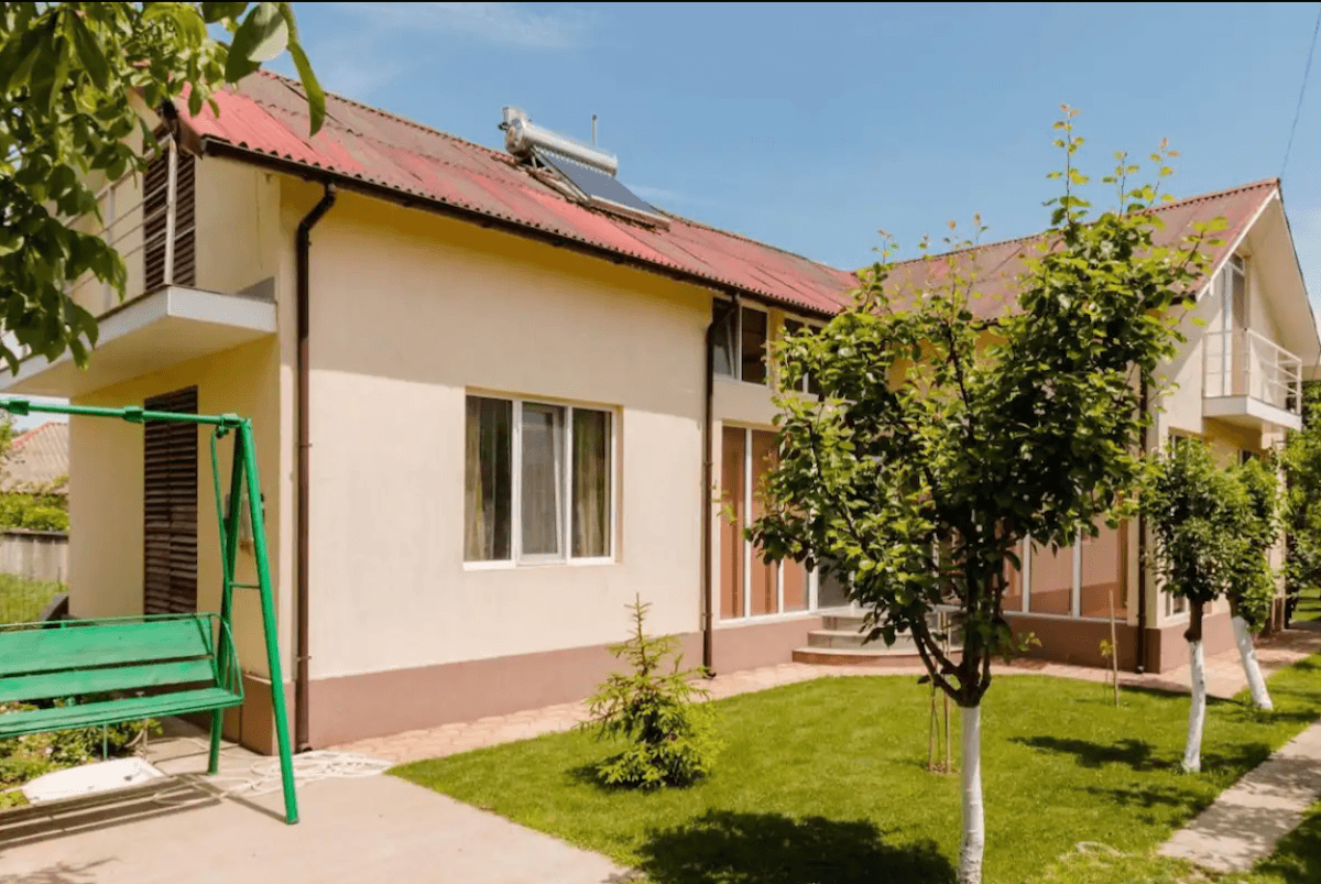Casa Olga apartament patru camere cu 10 locuri 1000 lei / noapte