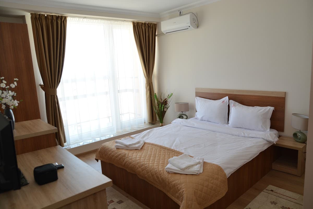 Grand Hotel Astoria 2