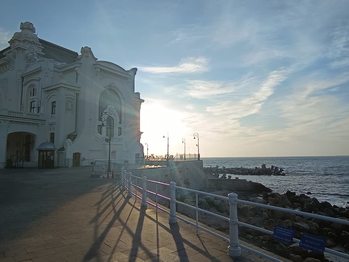 Peninsula-Cazino, Dalvi