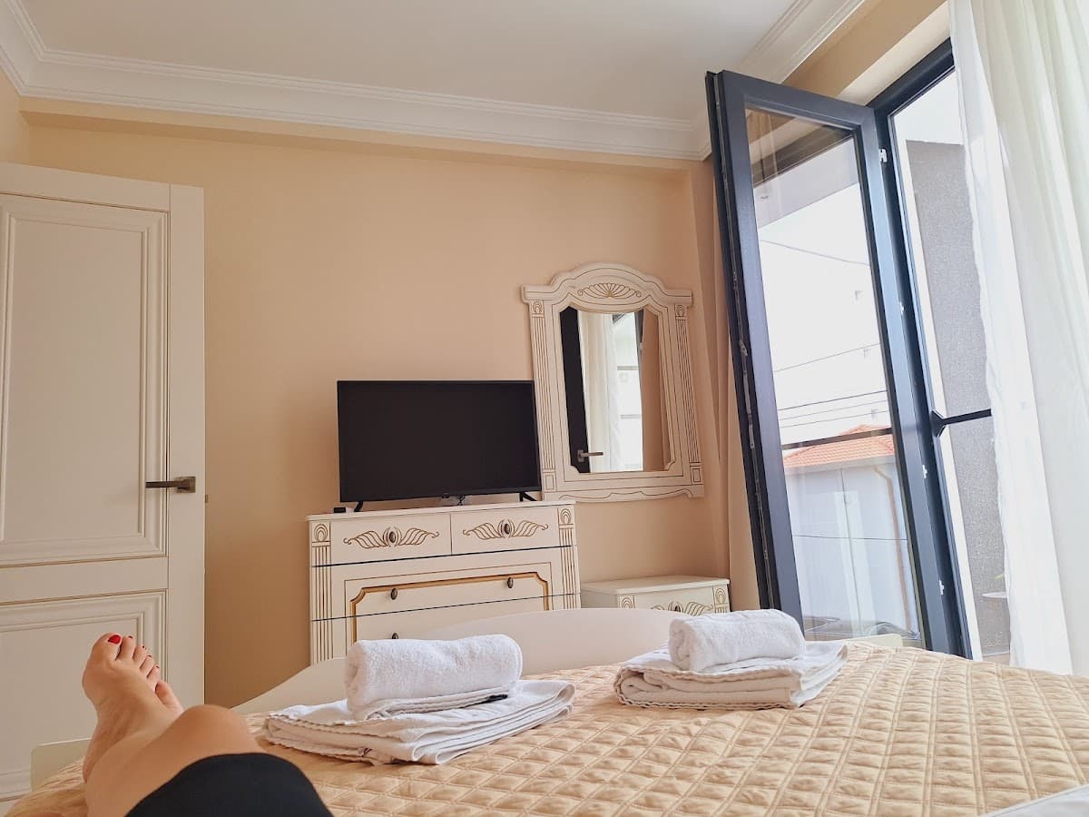 SC Havana Long Beach SRL 2