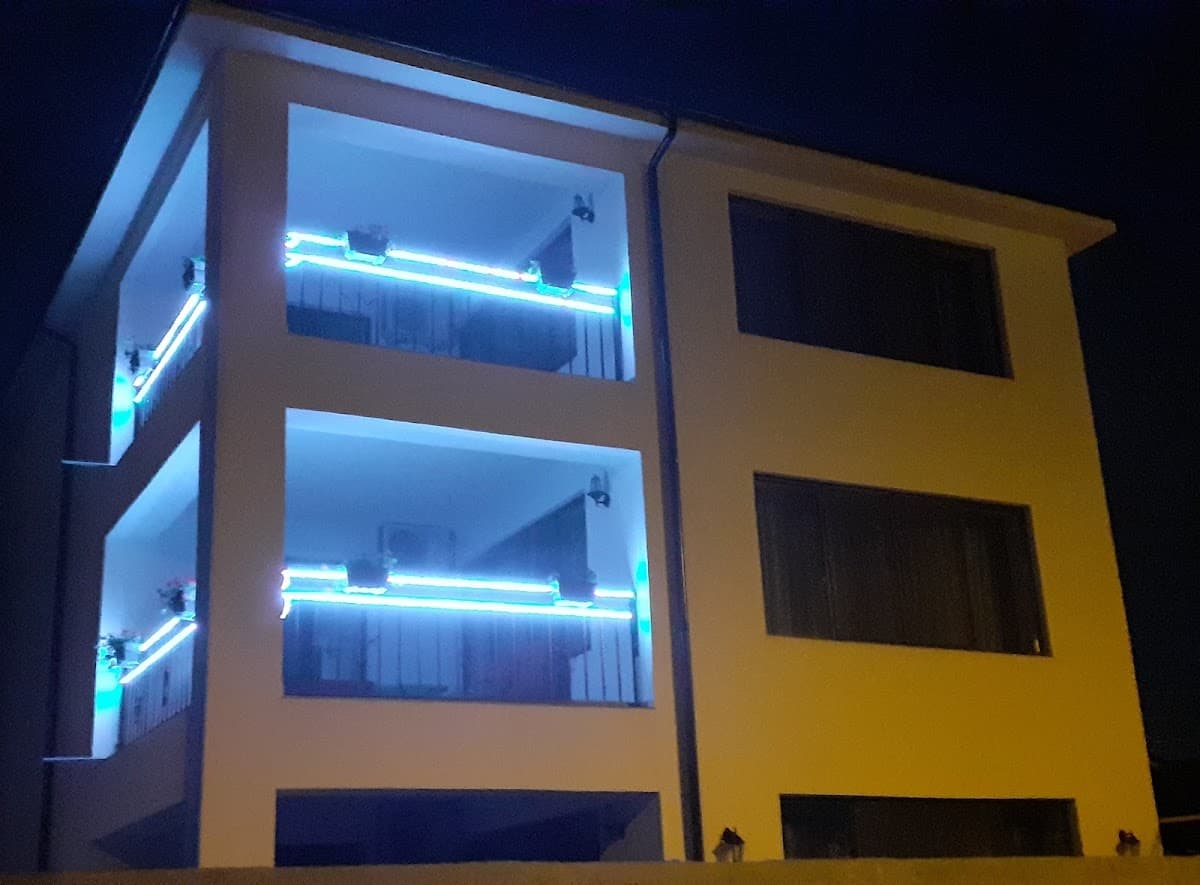 Sunshine Apartments 2