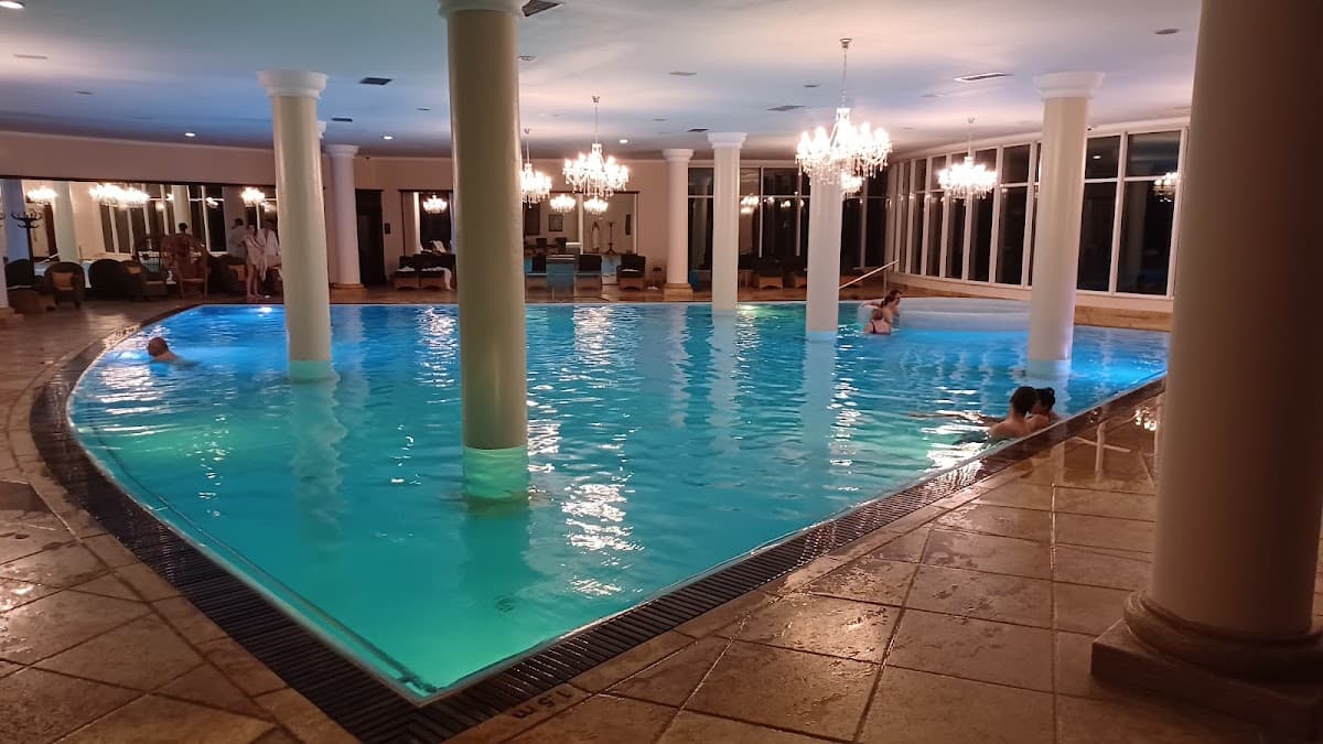 W Regal Boutique Hotel & Spa 3