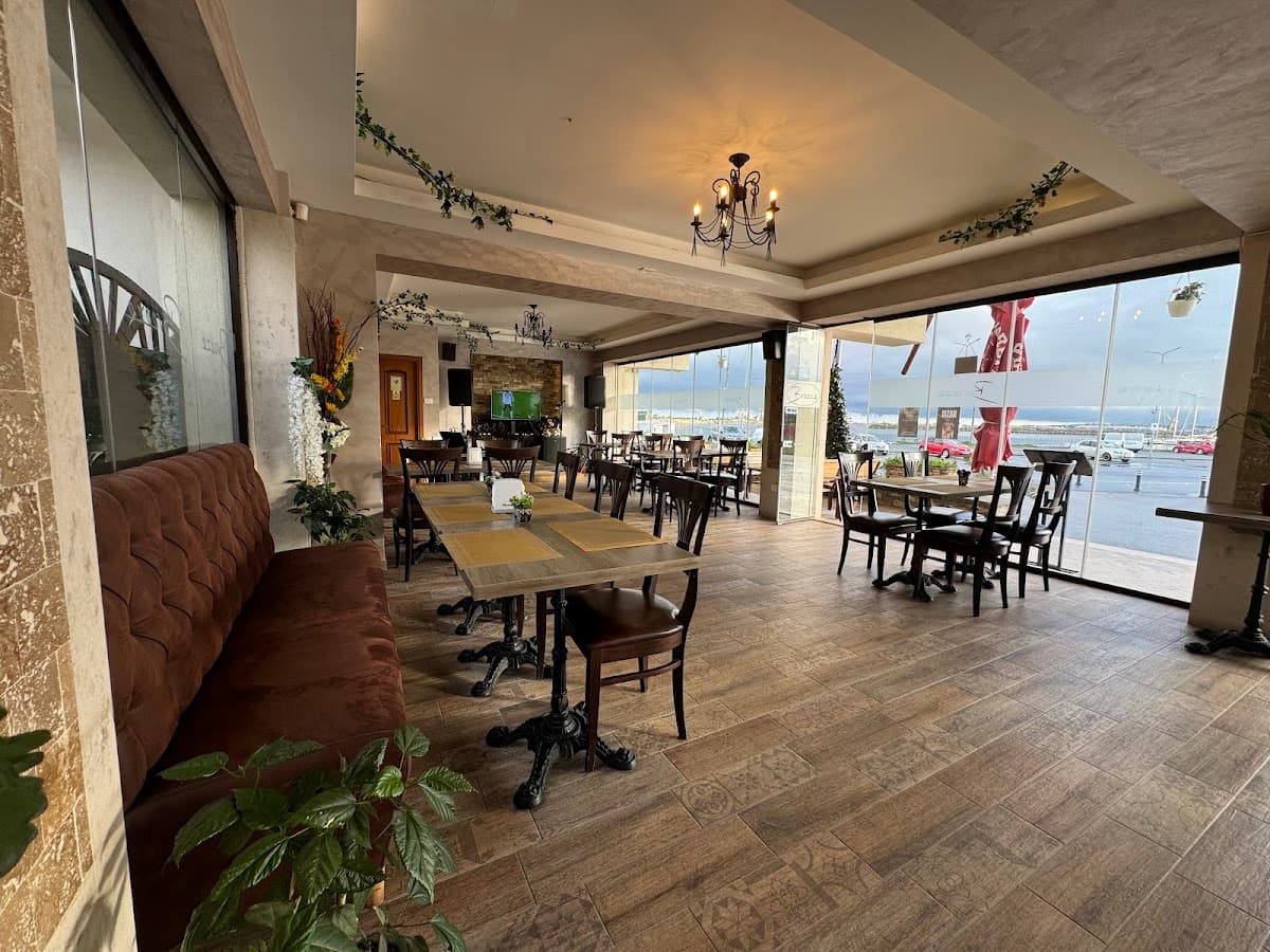 Breeze Restaurant&Garden