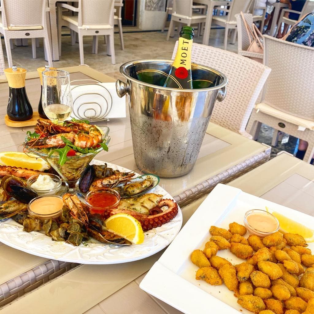 Cavo Pool Restaurant 3