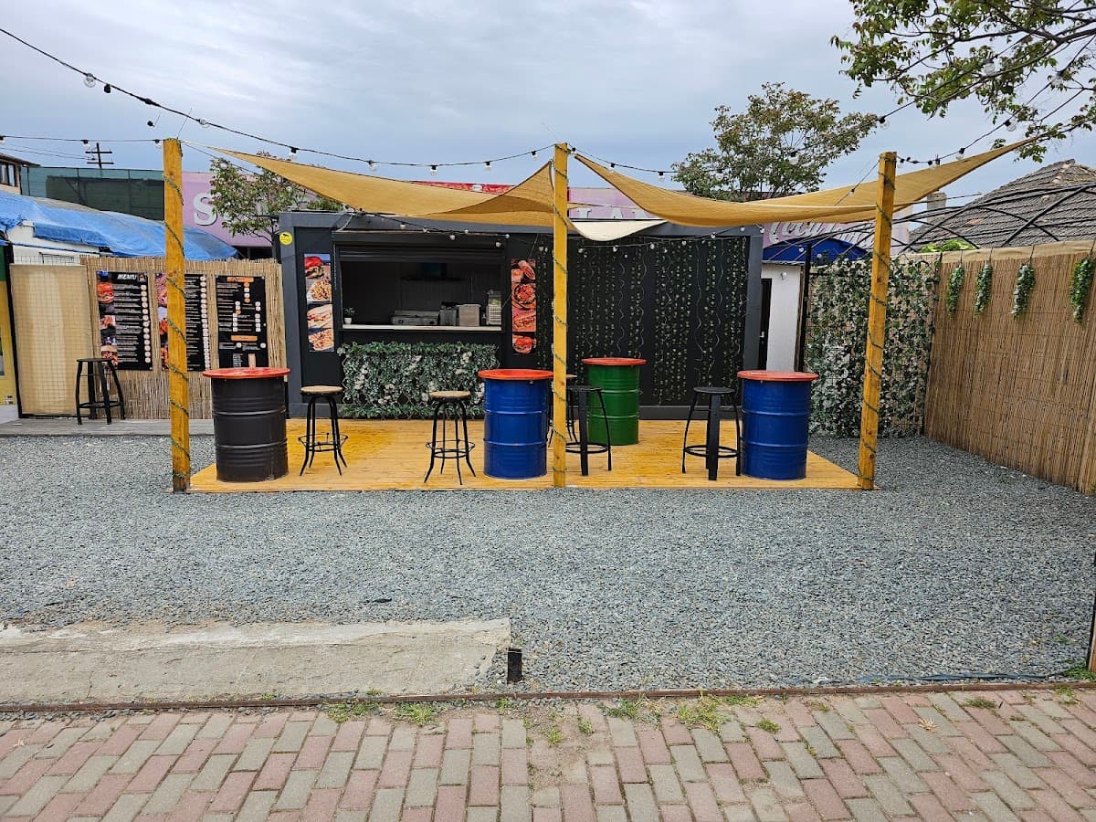 GuzZtos Burger’s 3