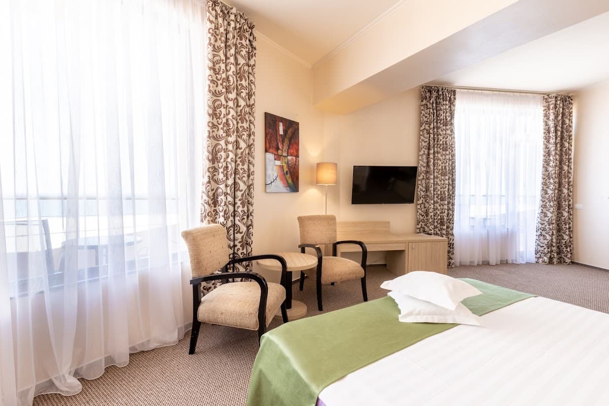 Hotel Bueno • Mamaia 2