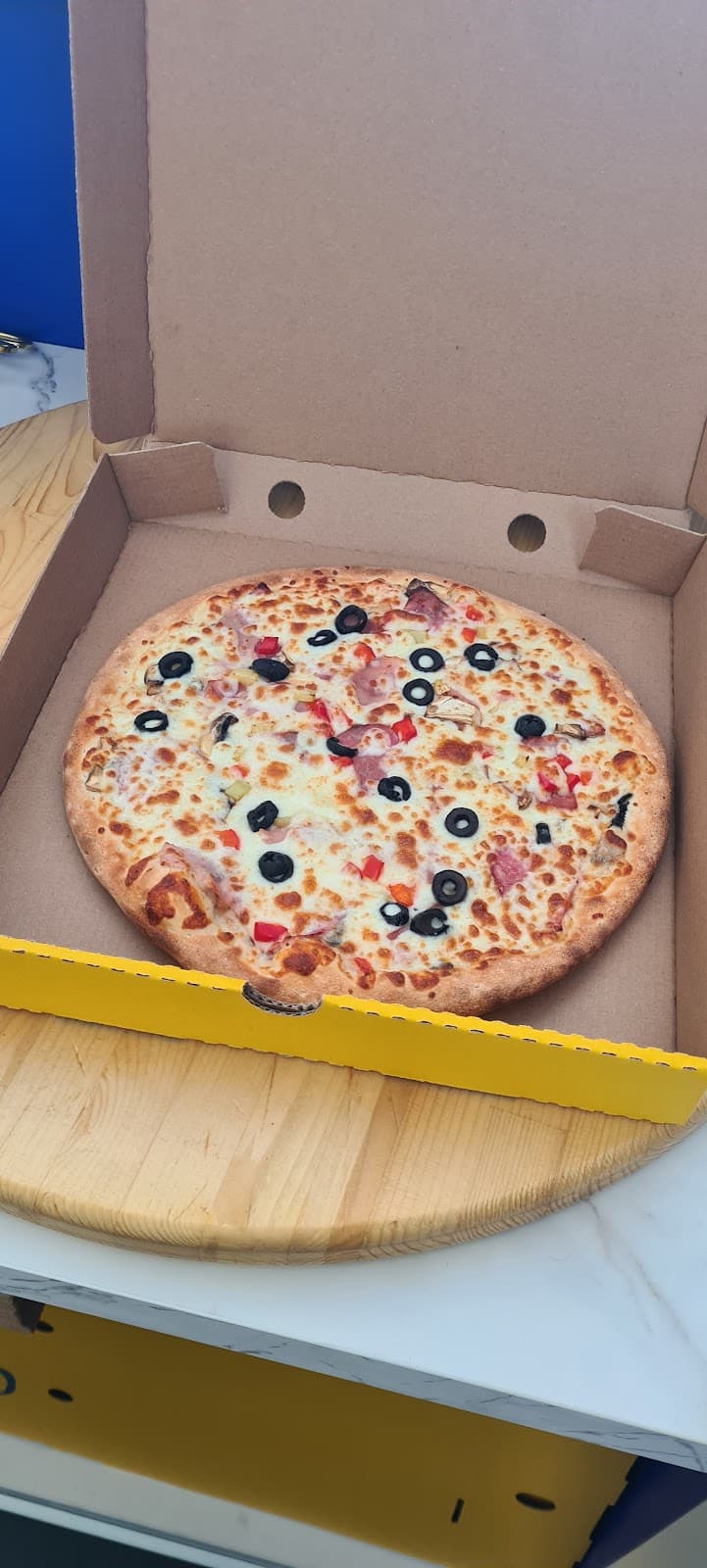 M&D SLICE OF MAGIC PIZZA S.R.L. 2