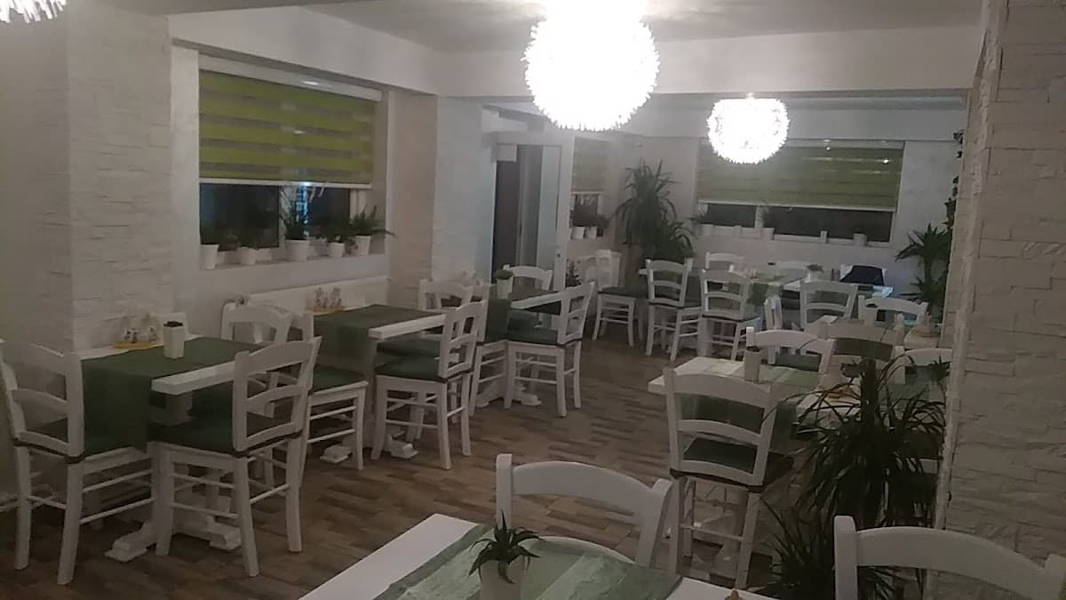Restaurant "La Mihnea" 3