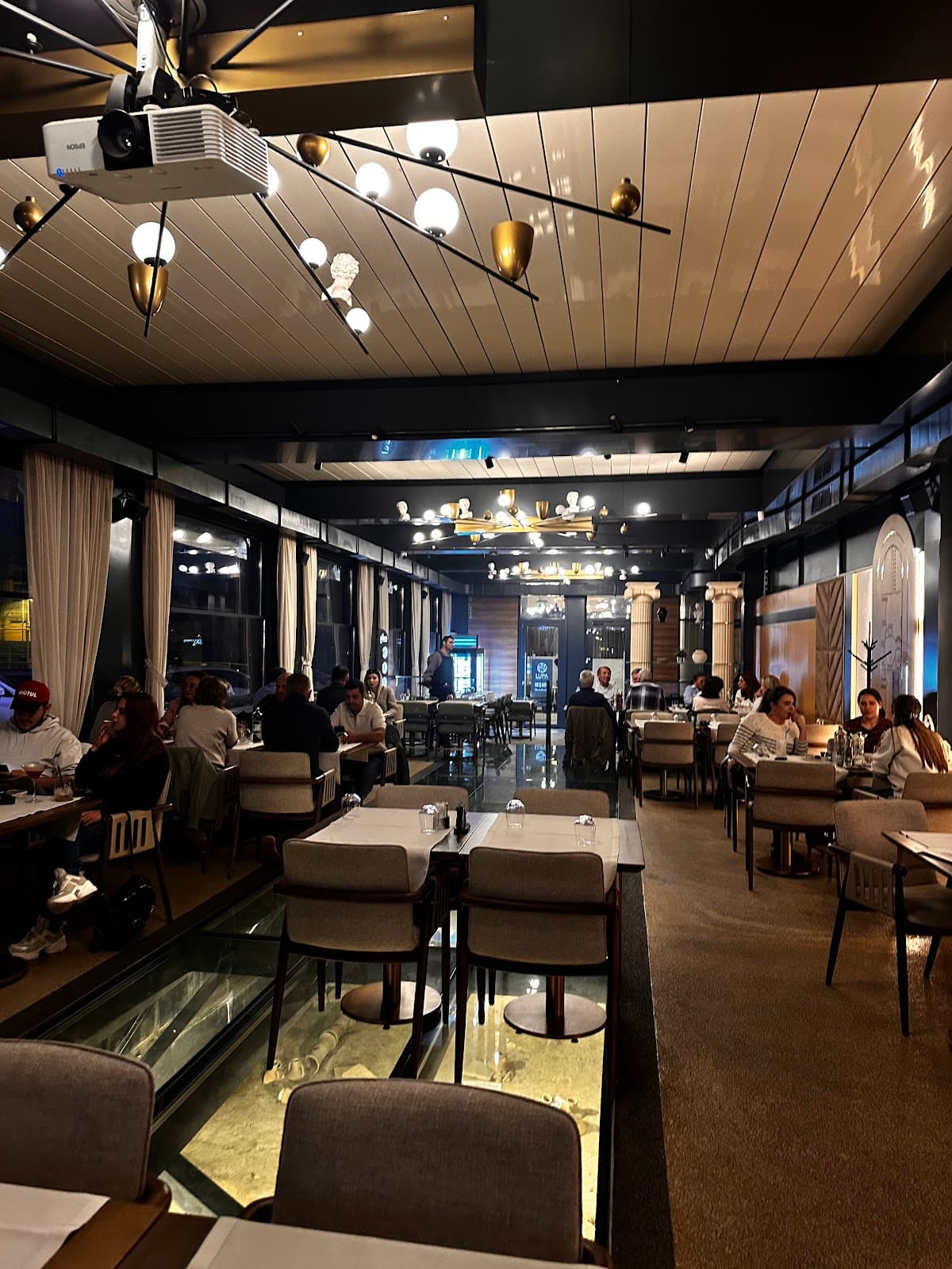 Restaurant Lupa by Bueno