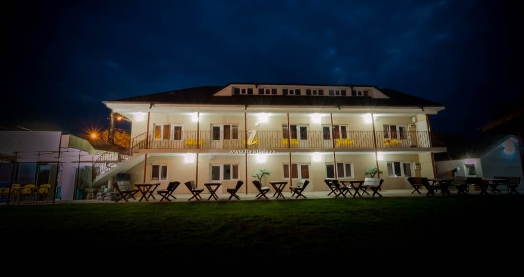 Terasa La Felinare Vama Veche 3