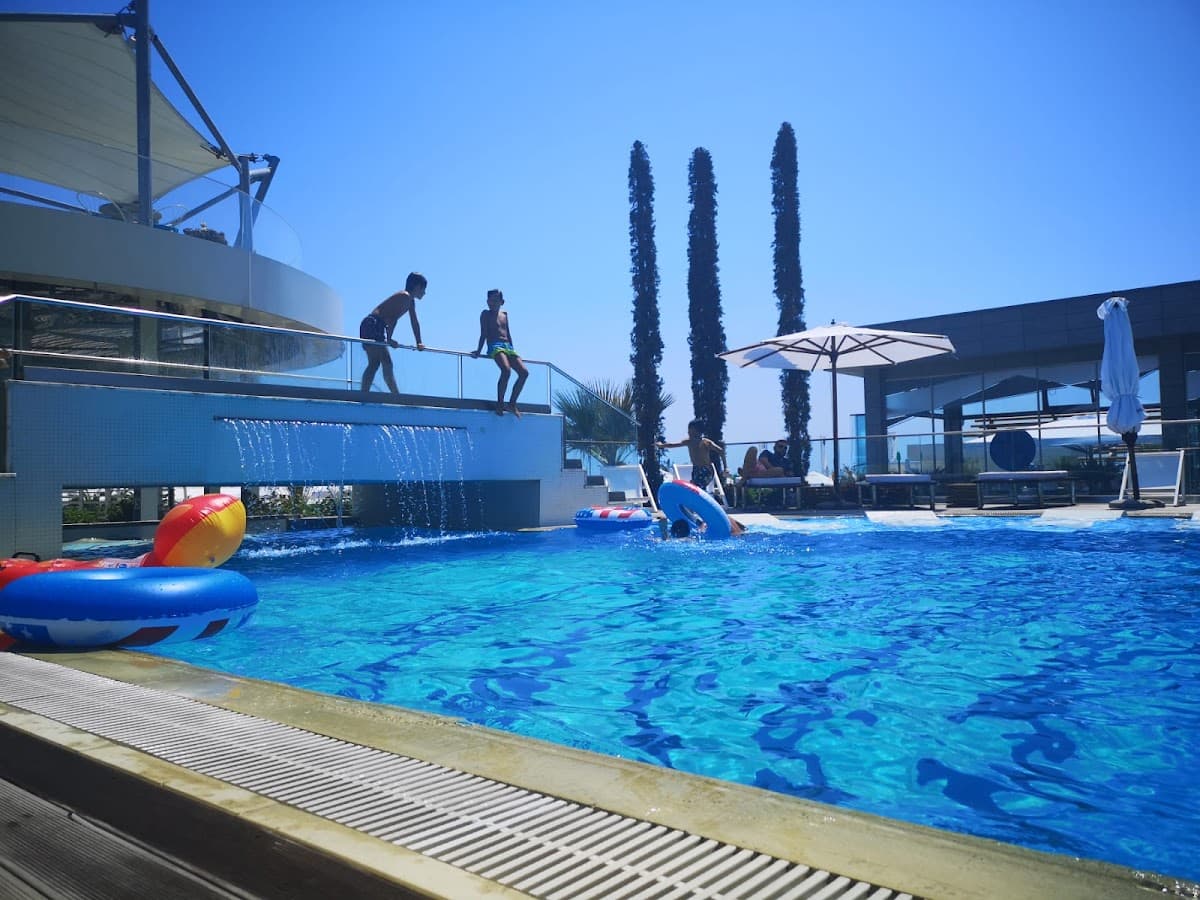 White Tower Mamaia 3