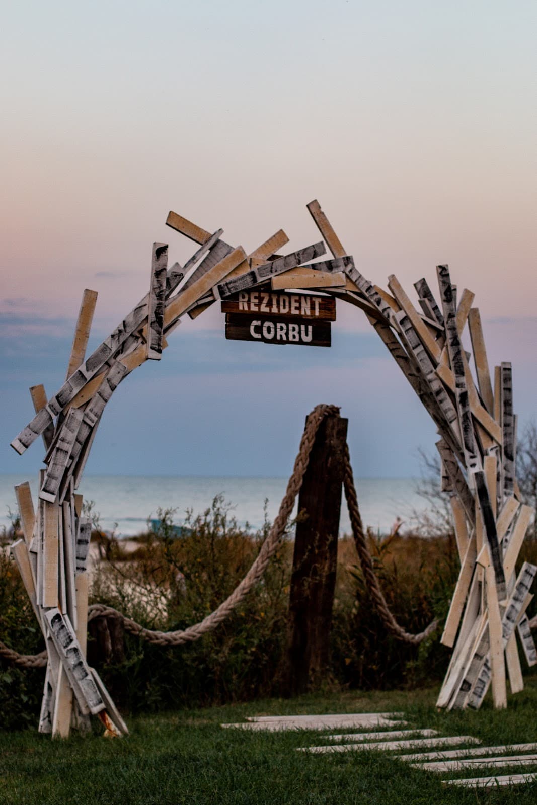 Corbu — imagine principală