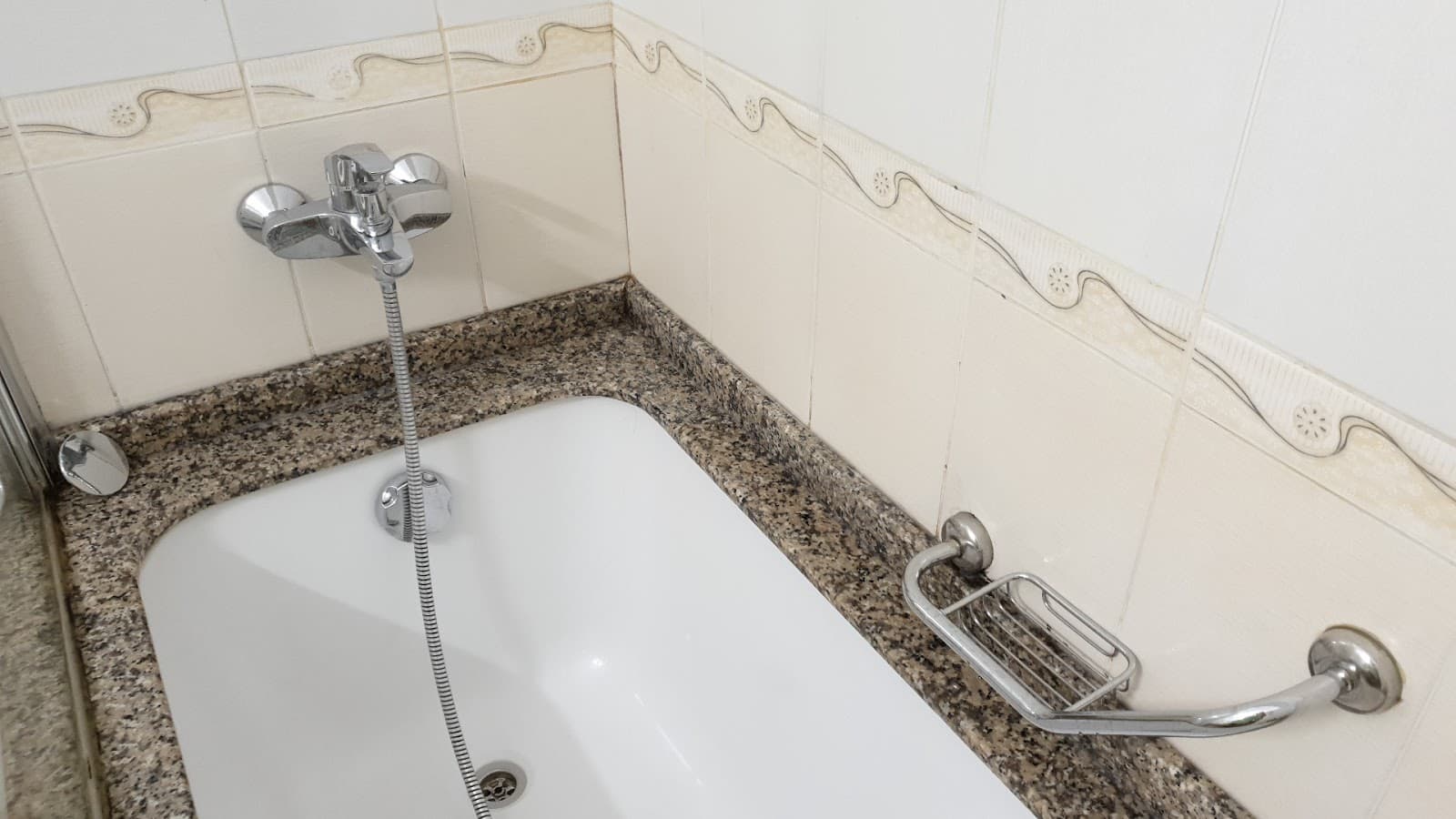 Saturn — imagine 4